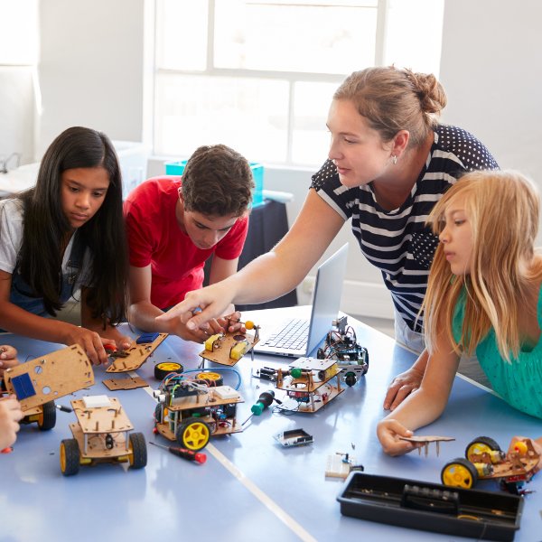 Kids using maker kits to build their own robots